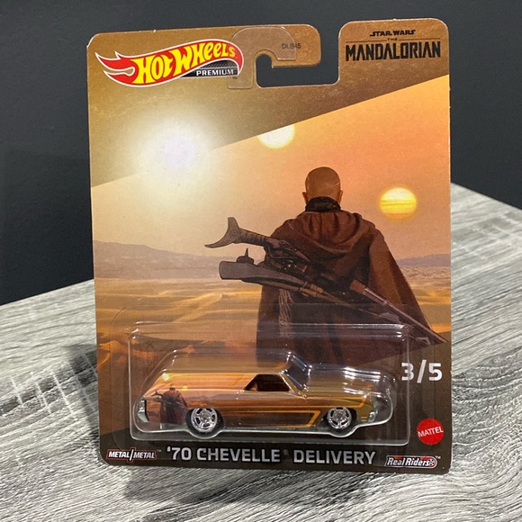 Hot Wheels Premium | Star Wars: The Mandalorian #3/5: ‘70 Chevelle Delivery - Picture 1 of 10